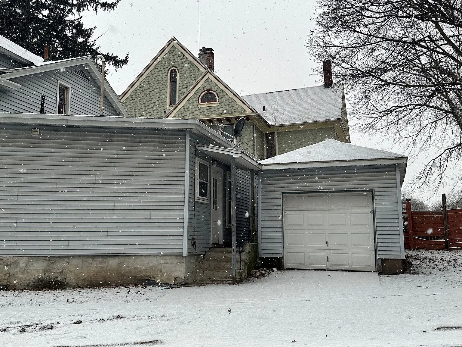 47 Grover Street — Photo 2