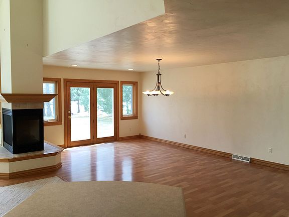 4th image of 380 River Pine Dr