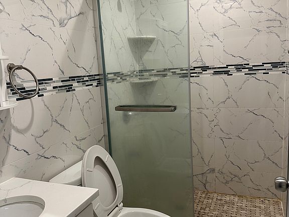 4th image of 4223 165th St Floor 2