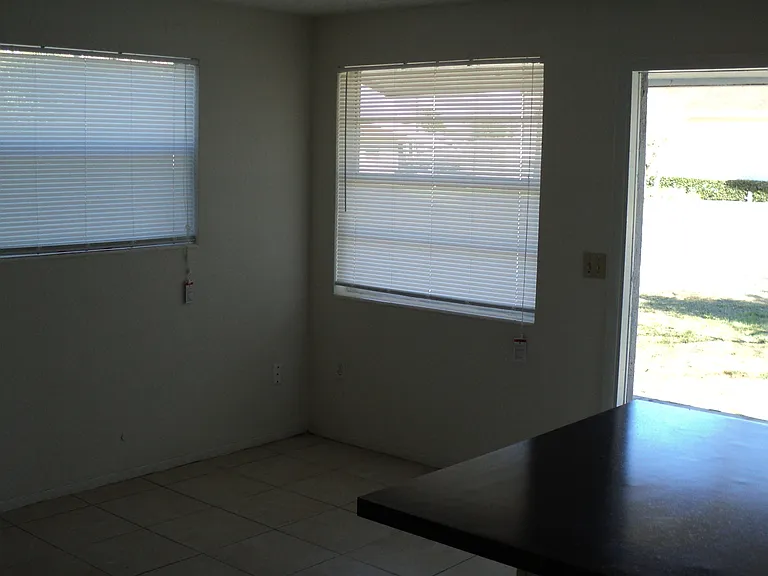 411 Spruce Ave — Photo 2