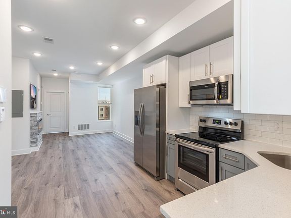 4th image of 1423 N 8th St #3