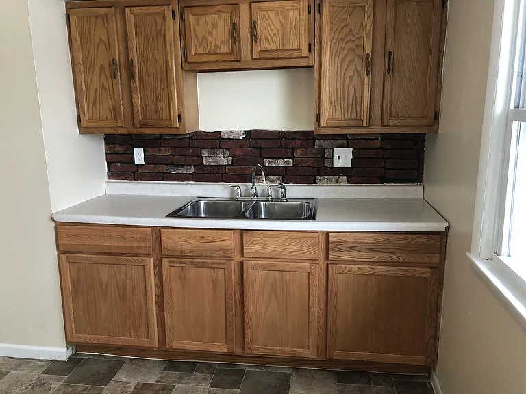 7866 W Palmetto Ave — Photo 6