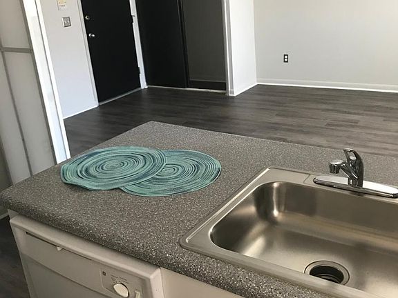 3rd image of 620 S Center St APT 102