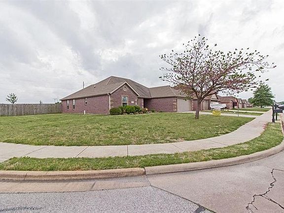 3rd image of 1120 Kensington Dr