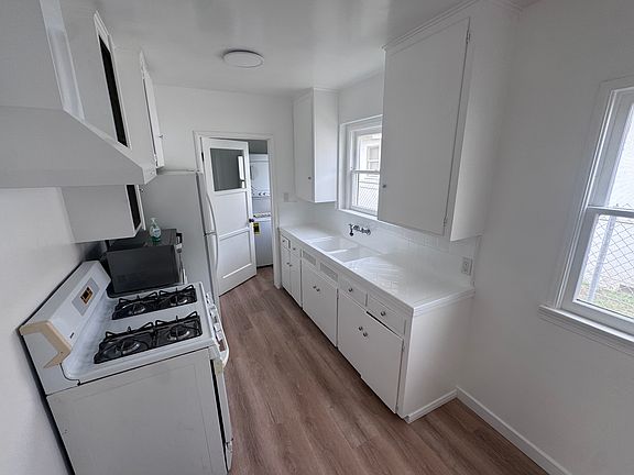5th image of 2520 N Brighton St #2520
