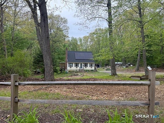1st image of 84 Oak Leaf Drive