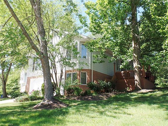 3rd image of 129 Burlington Oval Dr #14