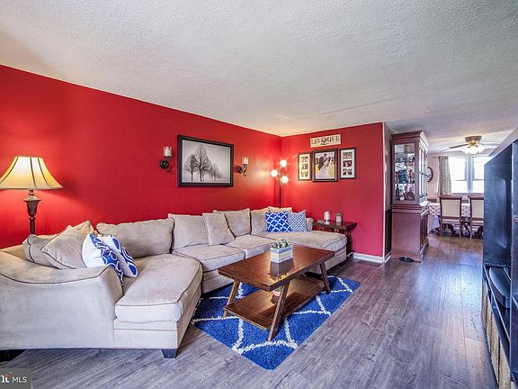 3rd image of 1116 Tremont Dr