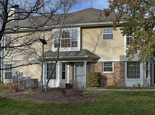 2864 Belle Ln, Schaumburg, IL 60193