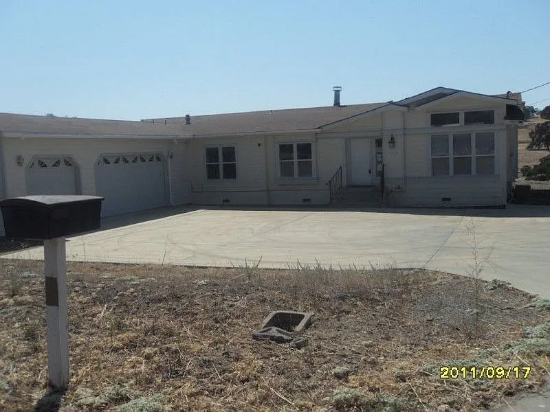1626 Carmelita Ln photo 1