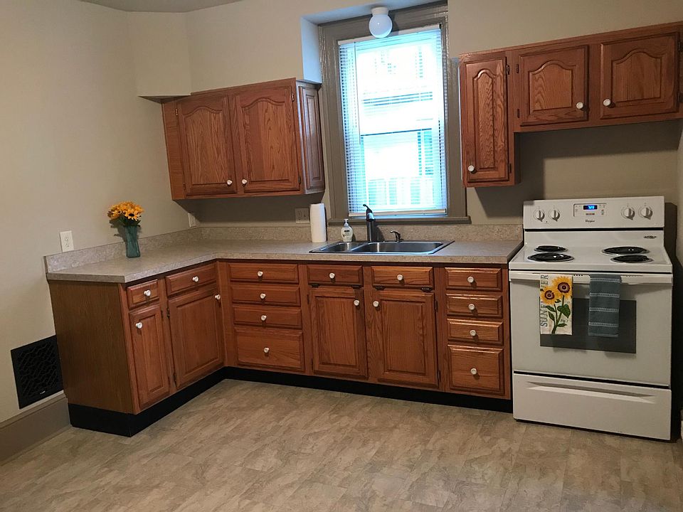 1st image of 124 N George St #0