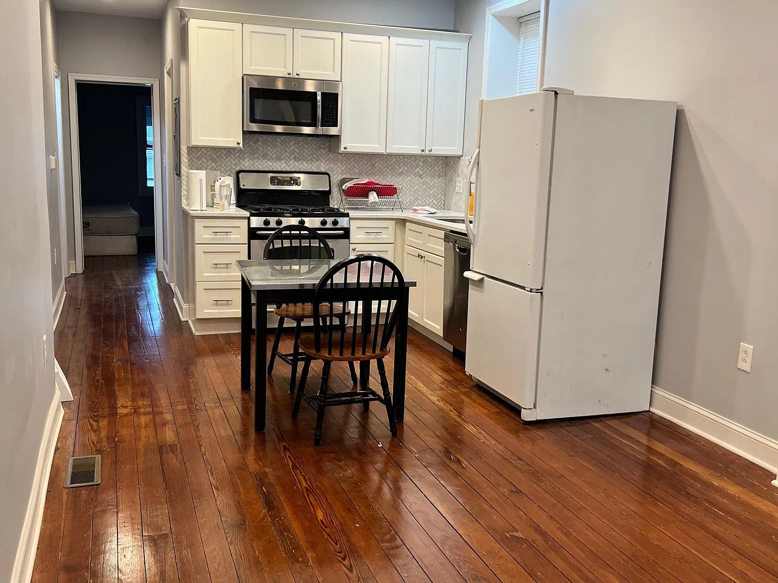 2 bed, 1334 sqft, $1,900 — Photo 3