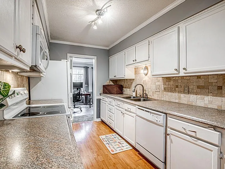 2672 Windy Xing — Photo 3