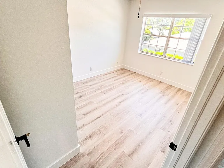 1438 Hawthorne Pl — Photo 28