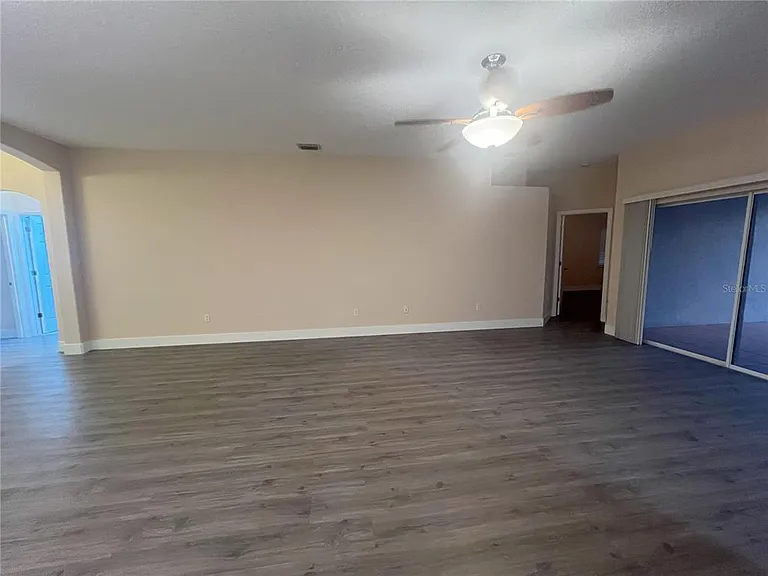 1066 Whitegate Ct — Photo 5