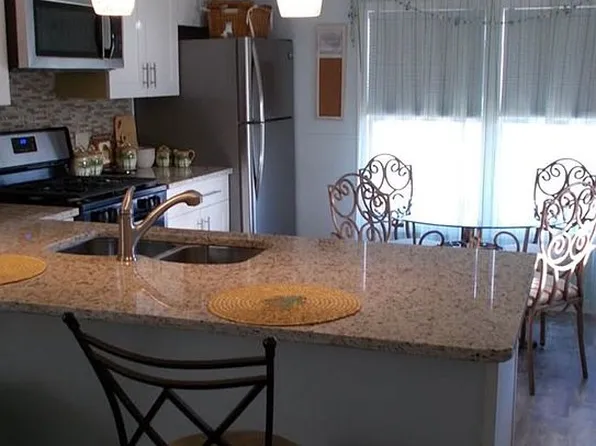 3325 Eileen Dr, Ellenton, FL 34222