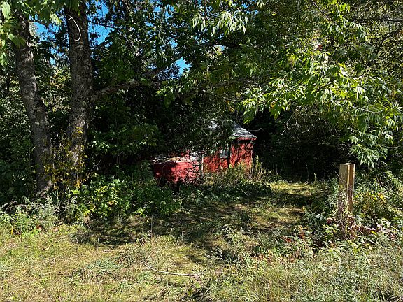 2nd image of 598 Quaker Hill Road