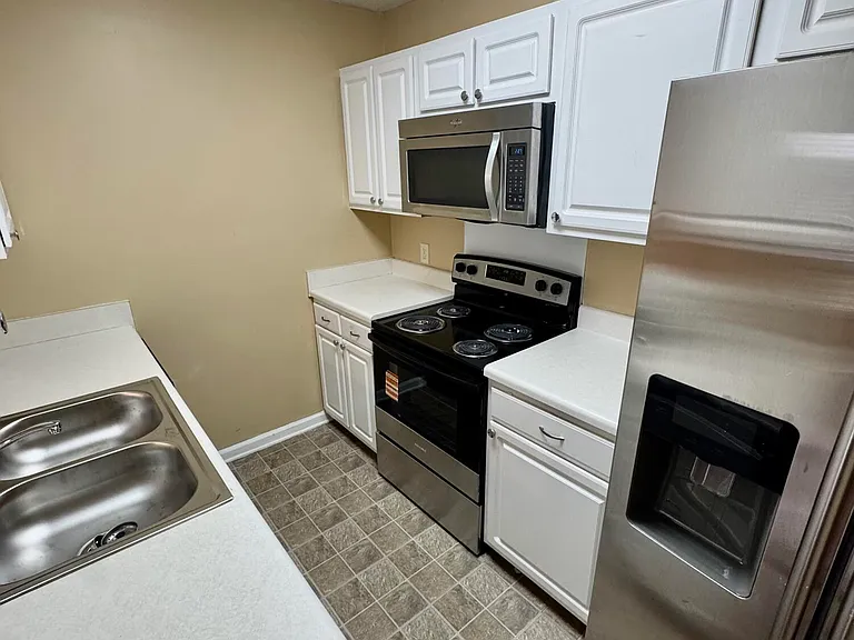 2506 B Bluff View Ct #B — Photo 15