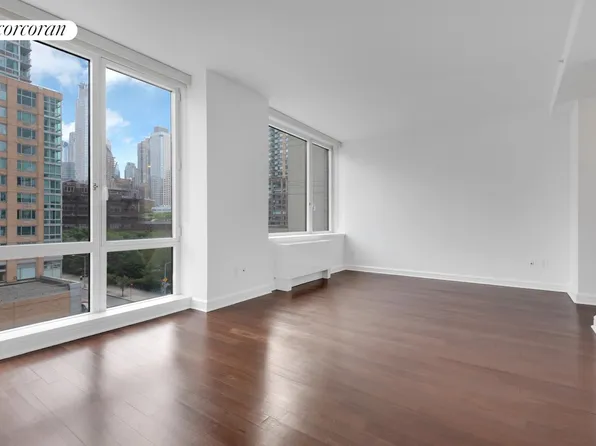 100 Riverside Boulevard image 2 of 10