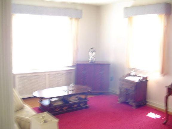5th image of 293B Elmwood Ave