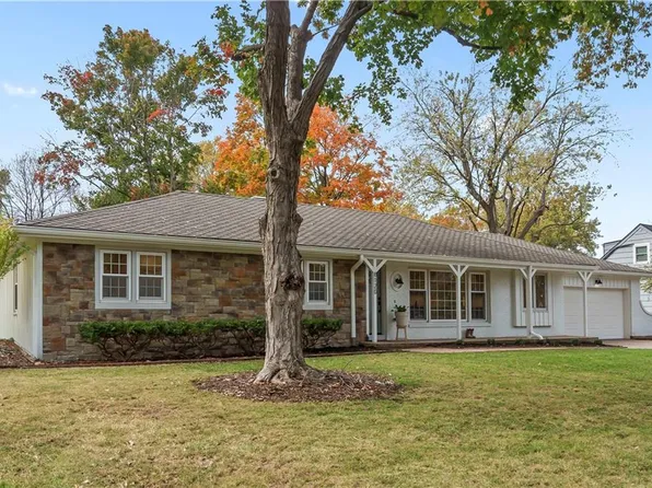 8120 Dearborn Dr, Prairie Village, KS 66208