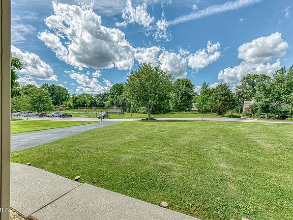 5th image of 3408 Manchester Ln