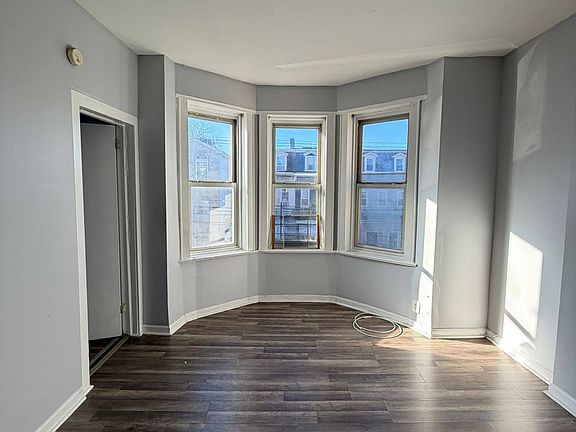5th image of 192 Grant Ave #2
