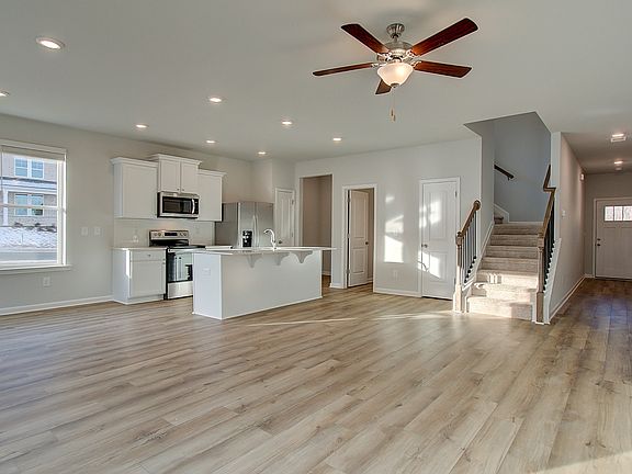 4th image of 208 Sanctuary Dr