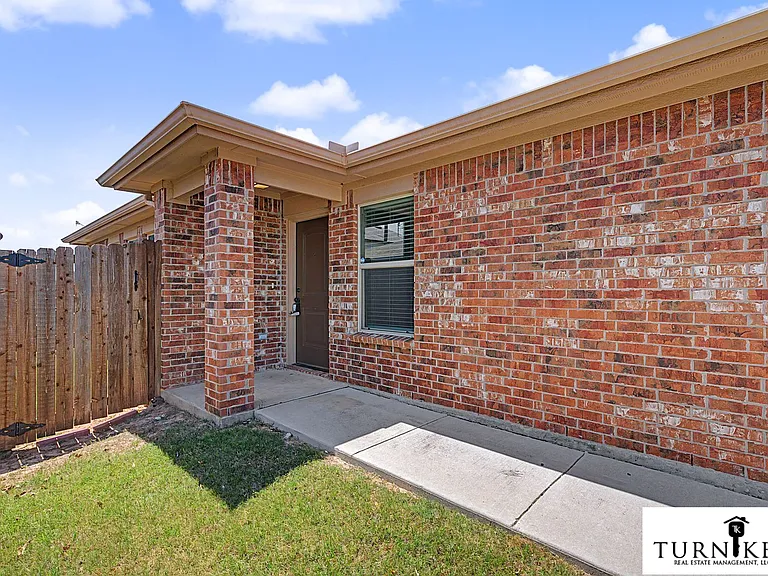 1324-1328 White Sand Dr — Photo 26