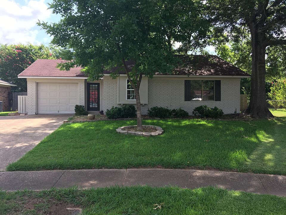 WHY RENT WHEN YOU CAN BUY! OWNER WILLING TO FINANCE. MONTHLY