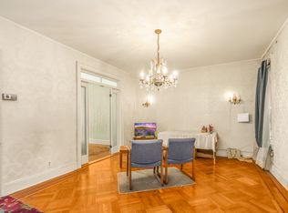 24-37 33rd St, Astoria, NY 11102