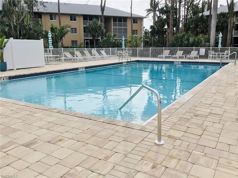 3062 Sandpiper Bay Cir #K102 — Photo 29