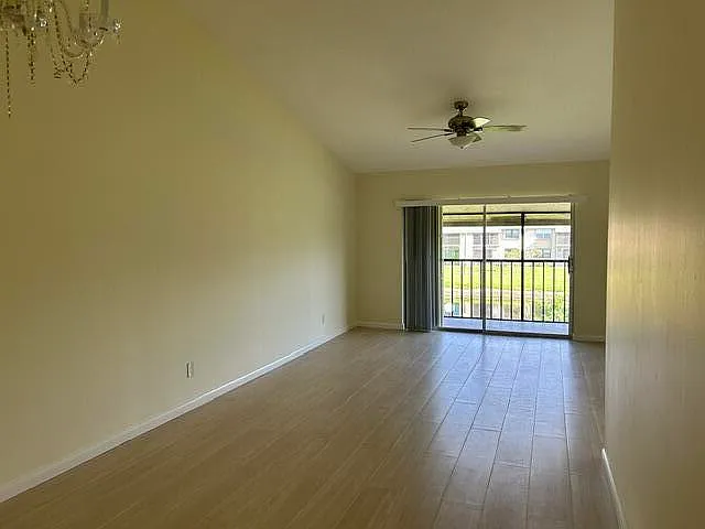 2 bed, 2.0 bath, 1034 sqft, $1,900 — Photo 4