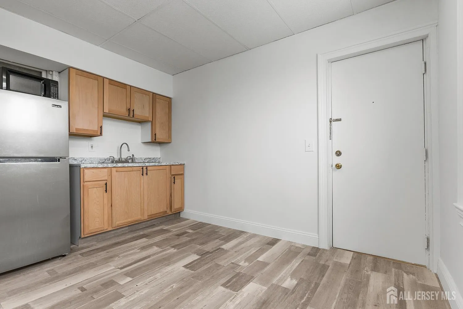1 bed, 1.0 bath, 3386 sqft, $1,650 — Photo 1