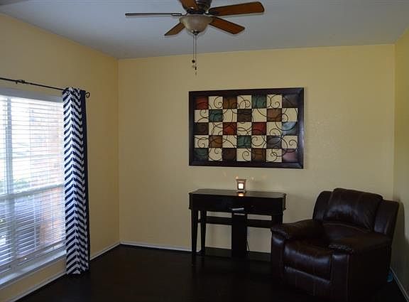 5th image of 4033 Petersburg Dr