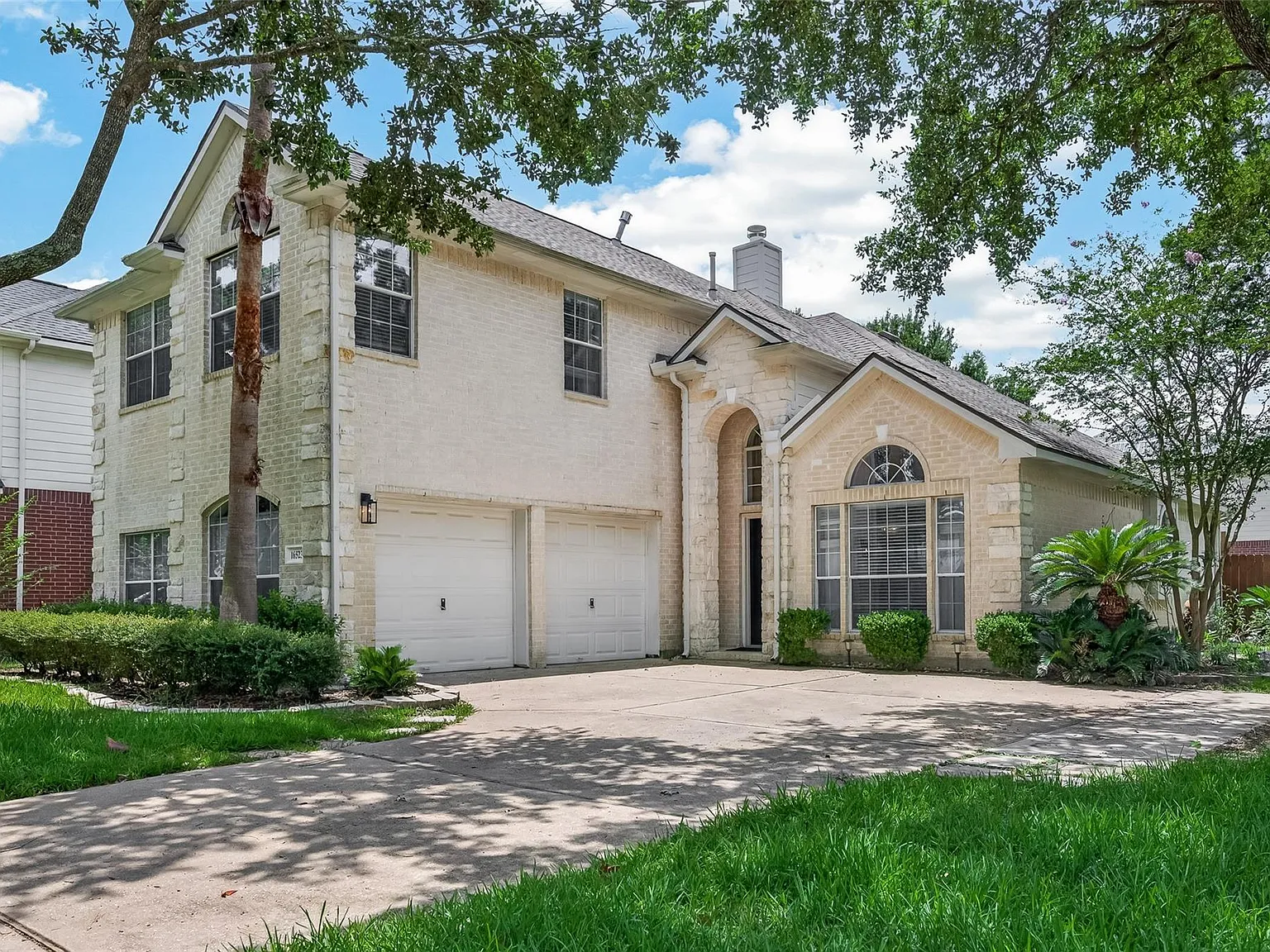 5 bed, 2.5 bath, 2902 sqft, $2,900 — Photo 4