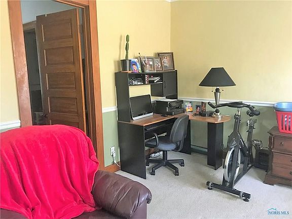 4th image of 184 Elm St