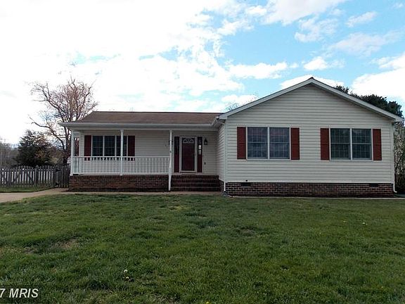 3rd image of 107 S Brooks Dr
