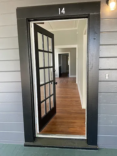 14 Russell St Photo 1