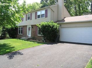 1505 Hiddenbrook Dr, Herndon, VA