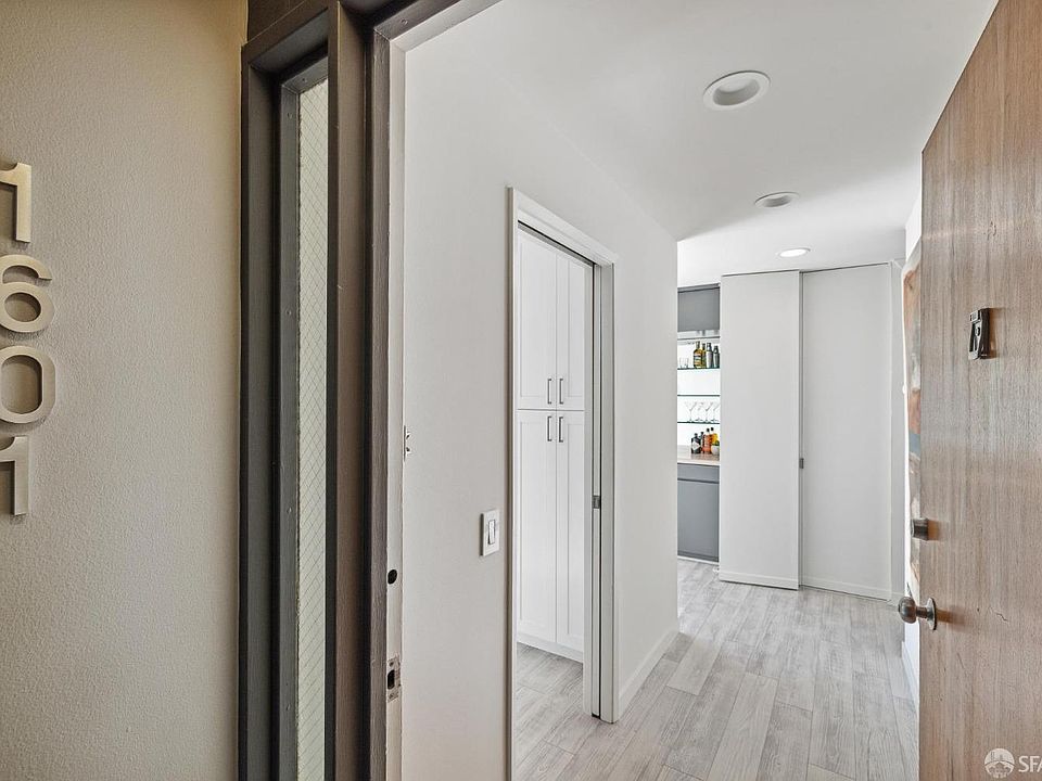 1st image of 999 Green St APT 1601