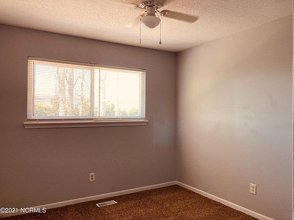2nd image of 442 Myrtlewood Cir