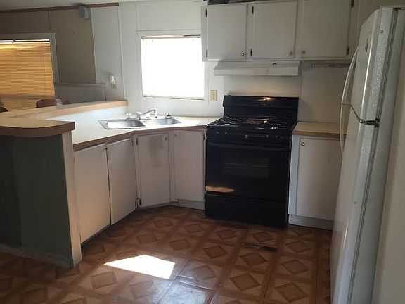 5th image of 1103 E Burton St Trlr 9