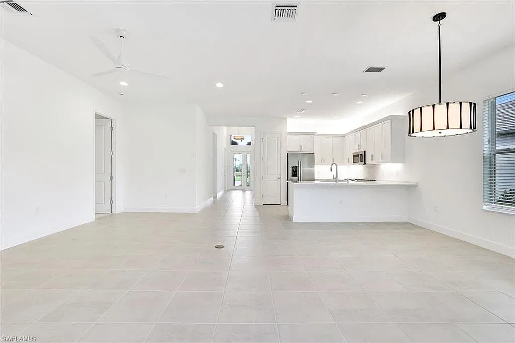 3 bed, 3.0 bath, 1954 sqft, $4,500 — Photo 4