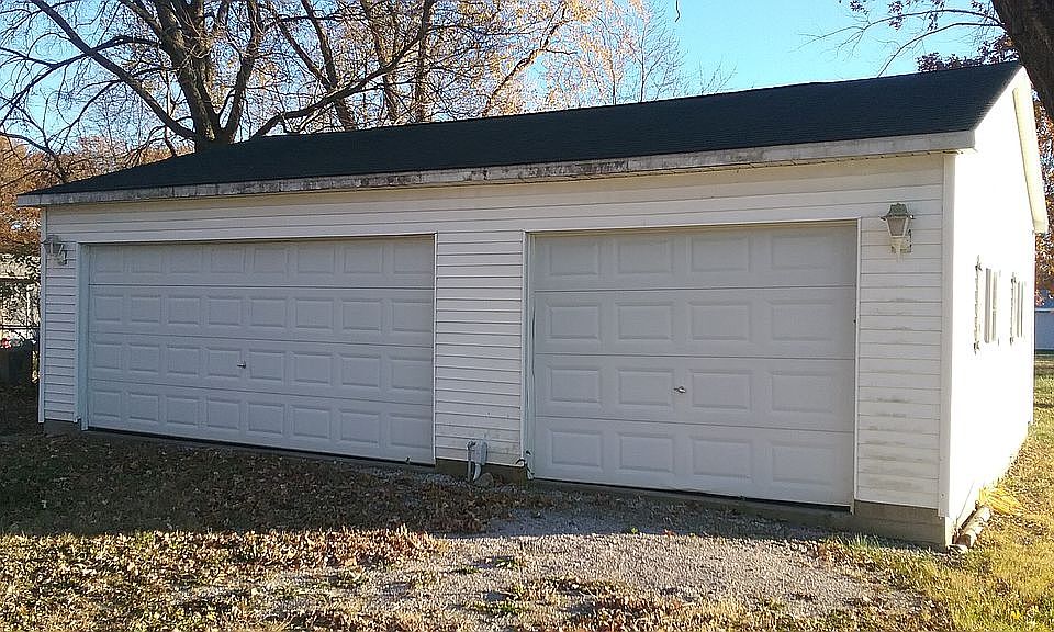 3 car garage