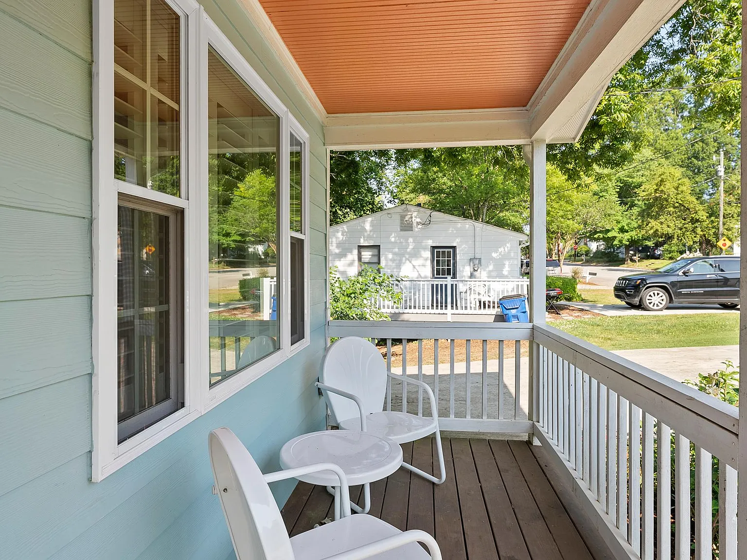 3 bed, 1100 sqft, $2,500 — Photo 2