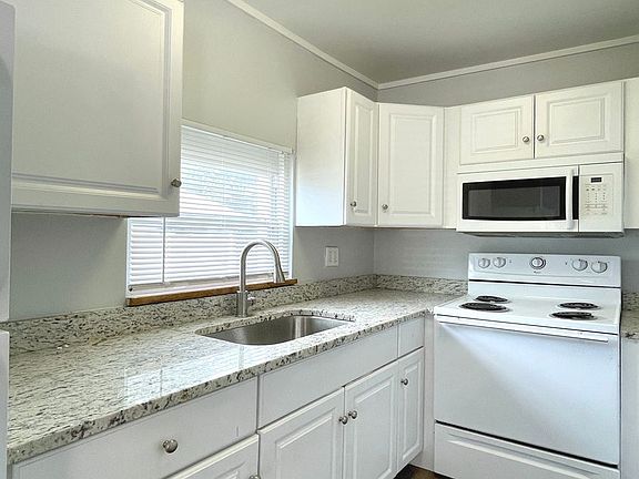 4th image of 6501 N Himes Ave Ste 101