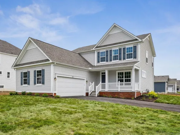 201 Isleta Dr, Pataskala, OH 43062