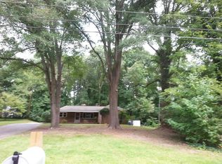 247 Piccadilly Dr, Winston Salem, NC 27104