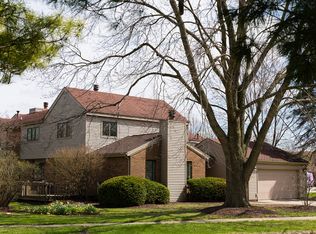 1606 Lyndhurst Dr APT A, Savoy, IL